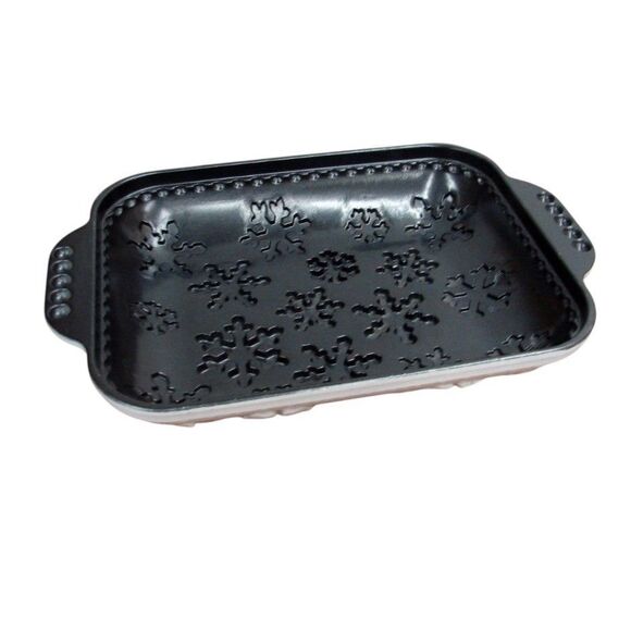 Nordic Ware White Snowflake Baking Pan Cast Aluminum Non Stick 9” x 11” USA Made - Picture 1 of 7
